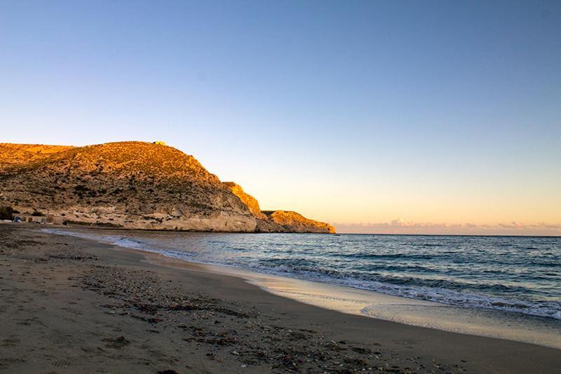 La Palmera. El Amanecer En El Parque Natural Agua Amarga  Dış mekan fotoğraf