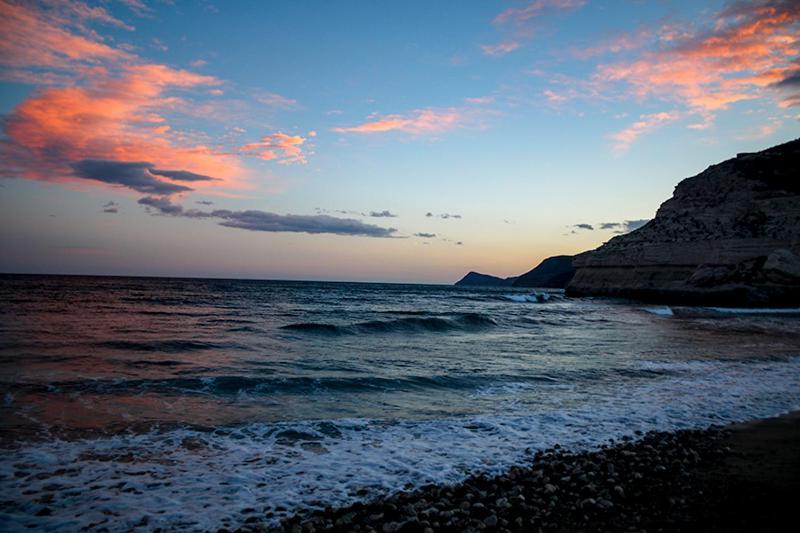 La Palmera. El Amanecer En El Parque Natural Otel Agua Amarga  Dış mekan fotoğraf